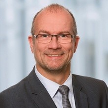 Dieses Bild zeigt Prof. Dr. Oliver  Riedel
